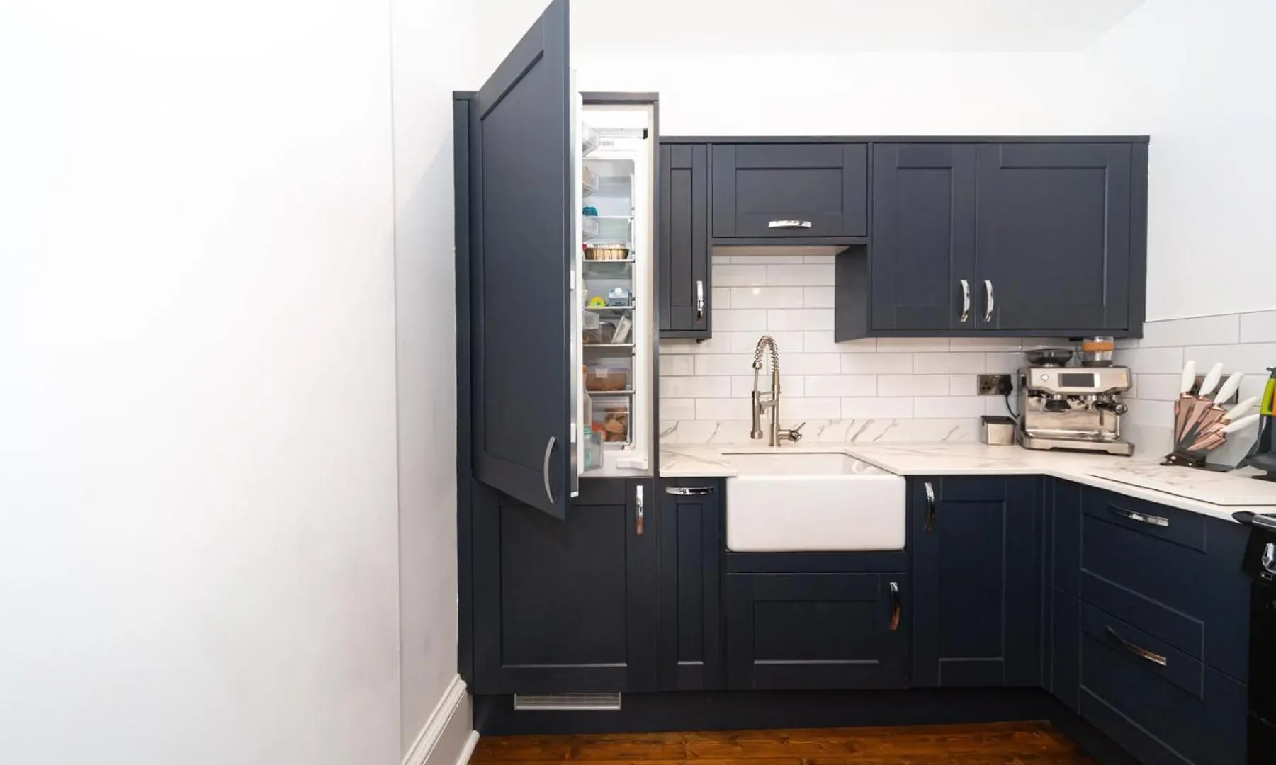 Montgomery Large 2 Bedroom Flat - 5 Mins Walk To City Centre 에든버러