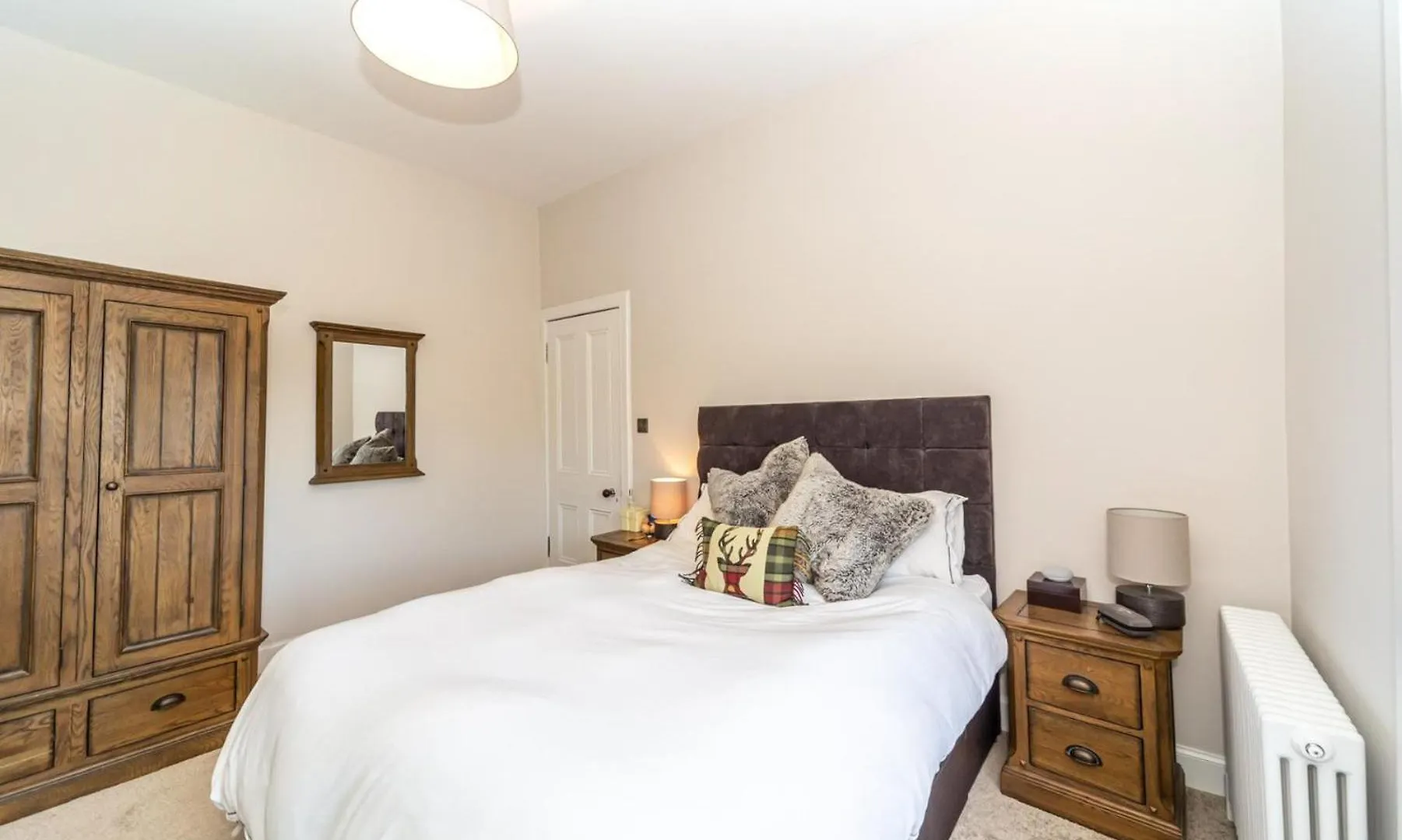 Montgomery Large 2 Bedroom Flat - 5 Mins Walk To City Centre 에든버러 아파트