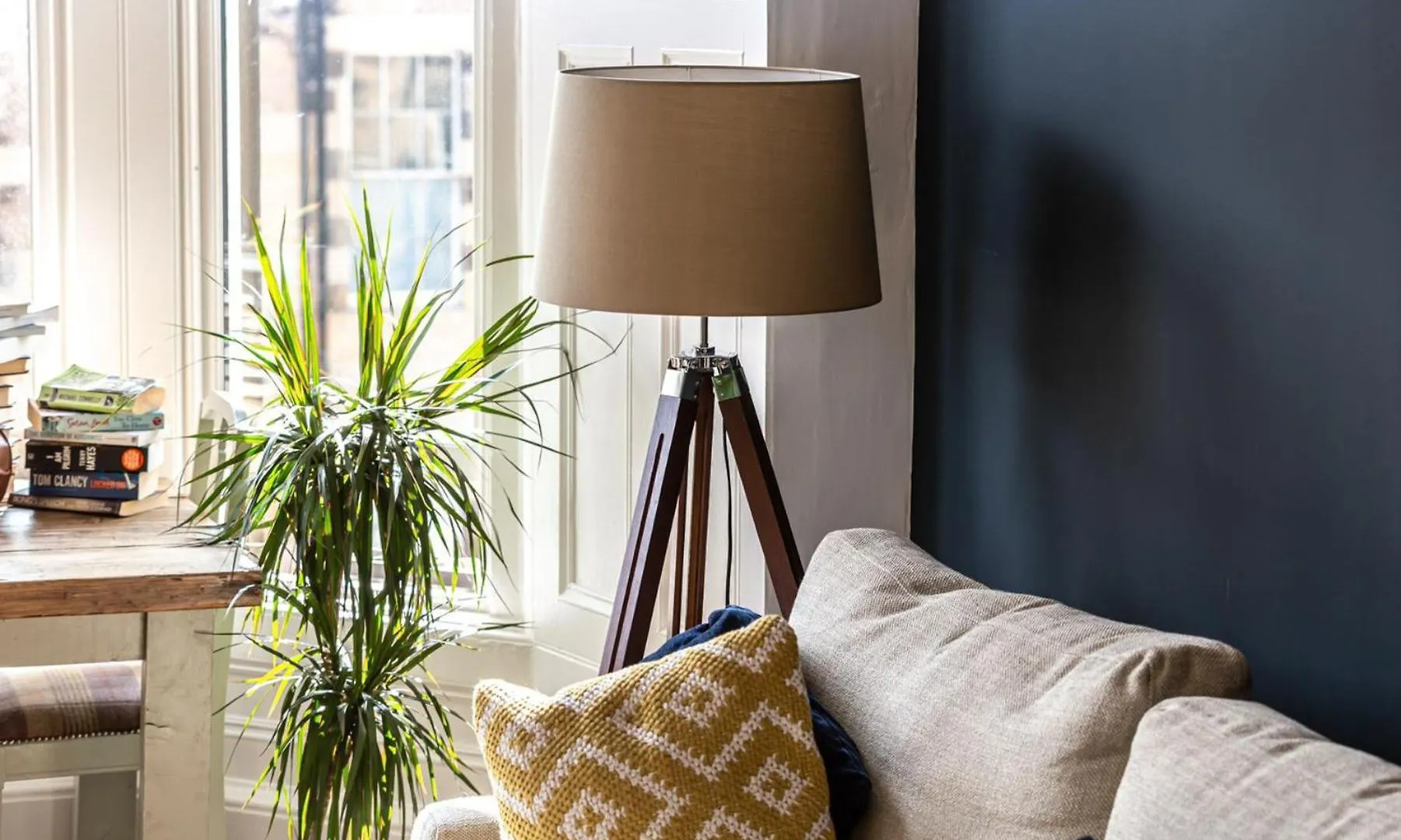 Montgomery Large 2 Bedroom Flat - 5 Mins Walk To City Centre 에든버러 0*,  영국
